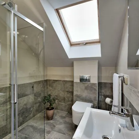 Akoja Bed & Breakfast 4*